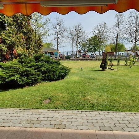 Apartament Igenyes 4 Fos Apartman Koezvetlen A Strandnal Csopak Zewnętrze zdjęcie